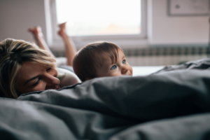 enfant se réveille trop tôt